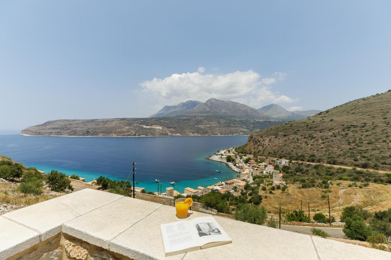 Trapela Limeni Luxury Suites Exteriér fotografie