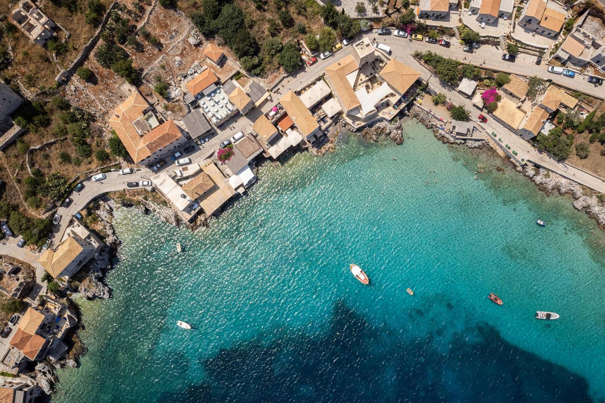 Trapela Limeni Luxury Suites Exteriér fotografie