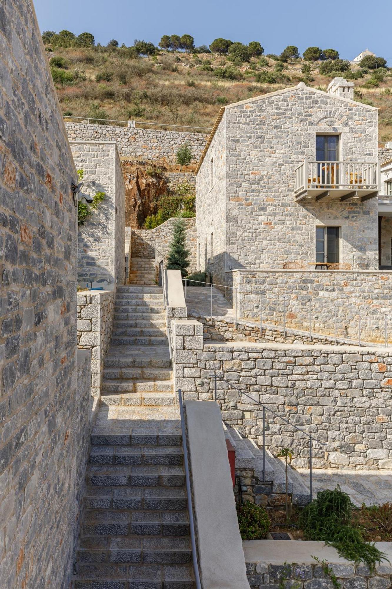 Trapela Limeni Luxury Suites Exteriér fotografie