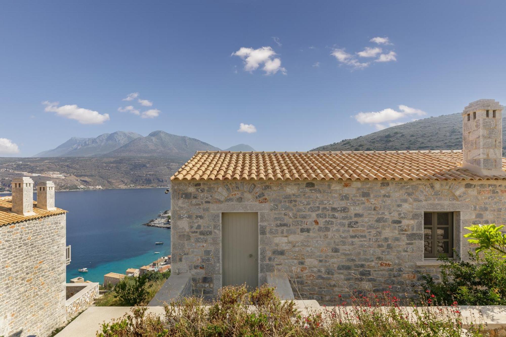 Trapela Limeni Luxury Suites Exteriér fotografie