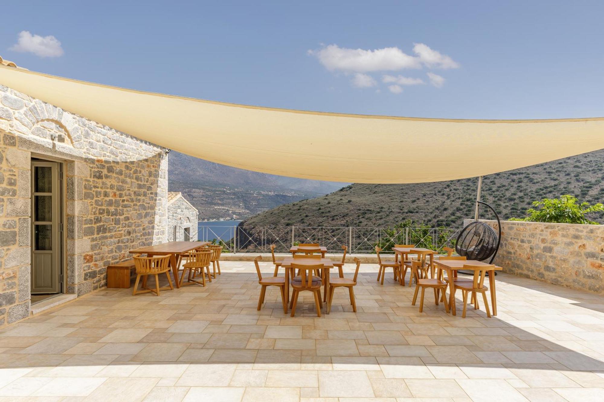 Trapela Limeni Luxury Suites Exteriér fotografie