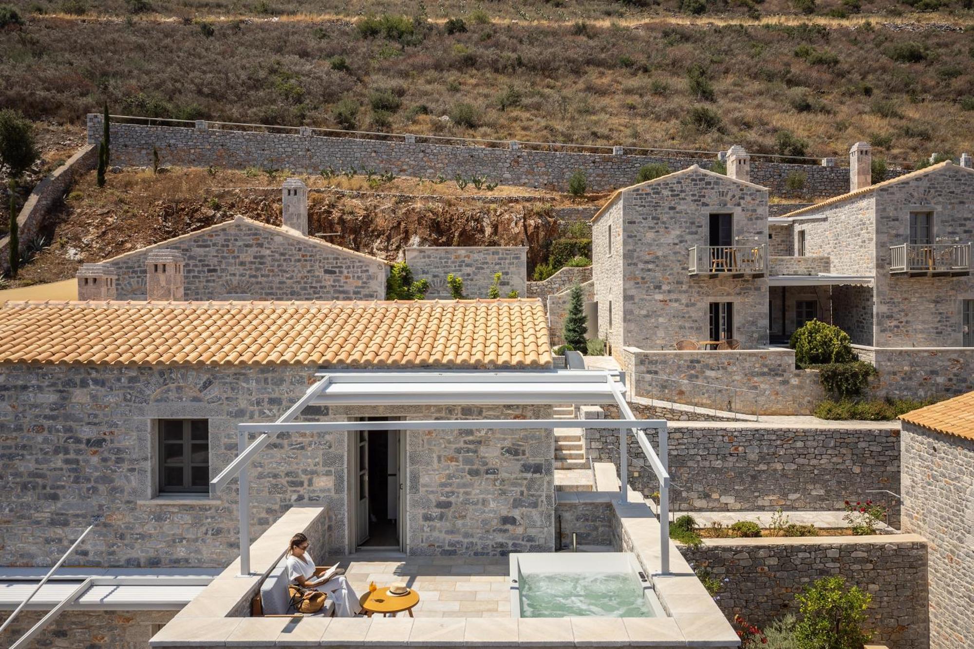 Trapela Limeni Luxury Suites Exteriér fotografie